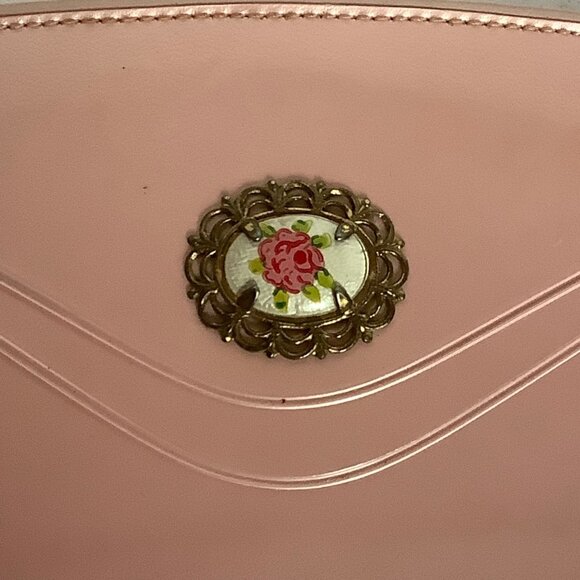 Vtg Pink Faux Leather Slim Clutch Wallet Rose Floral Cameo Zip Cottagecore - Picture 2 of 12